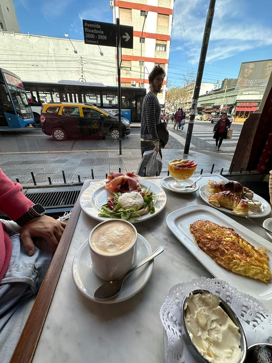 Recordando a mi yeya desayunando en la BIOLA